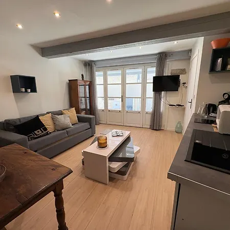 35m 2 Apartment